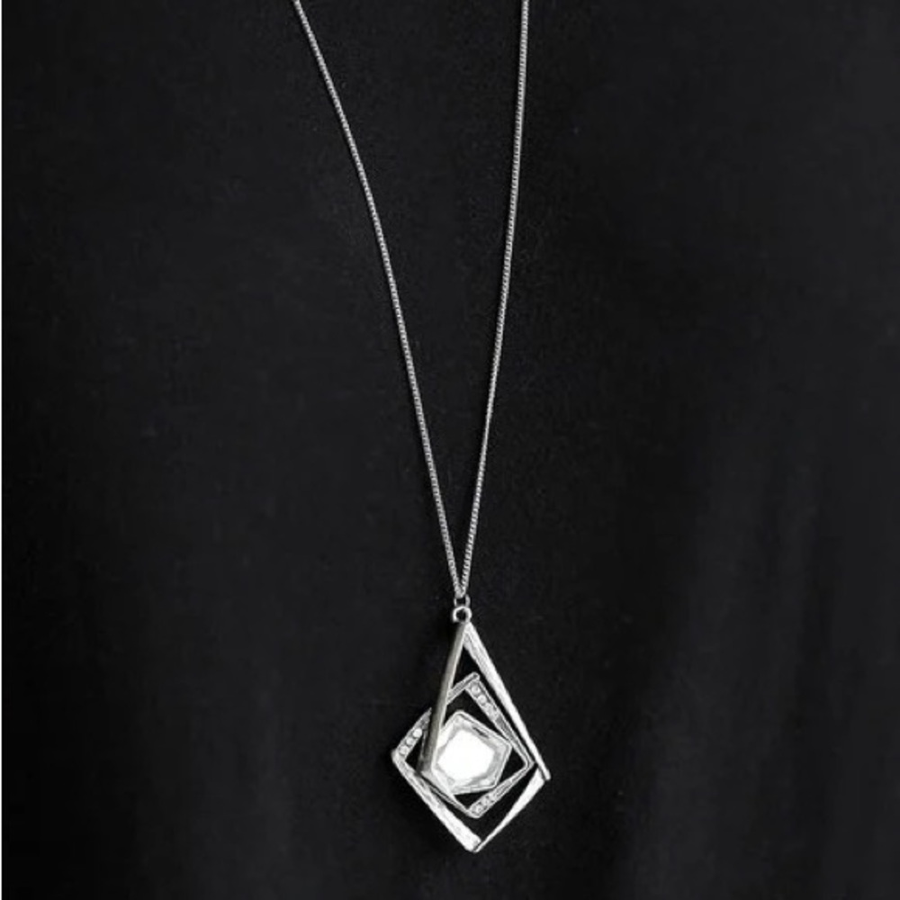 Paparazzi Necklace ~ A MODERN Citizen - White